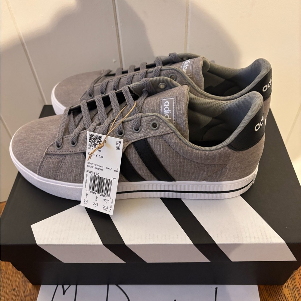 Brand new Adidas men’s Daily 3.0 size 9.5